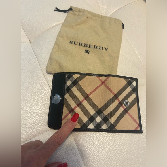 BURBERRY Authentic Key holder - Picture 2 of 6